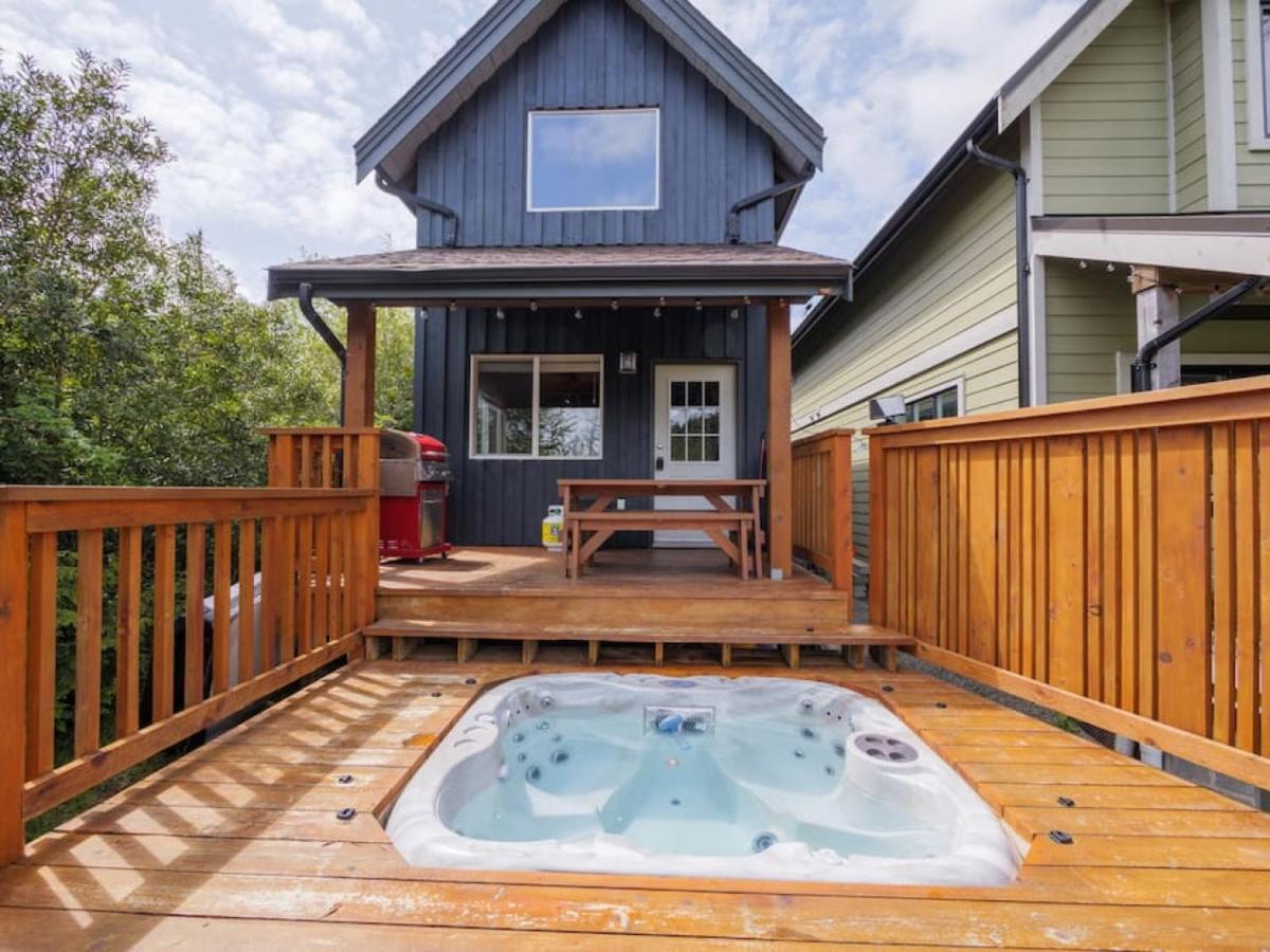 Bear Coast, Cabin With Hot Tub, Patio, And Waterview Villa Ucluelet Exterior photo