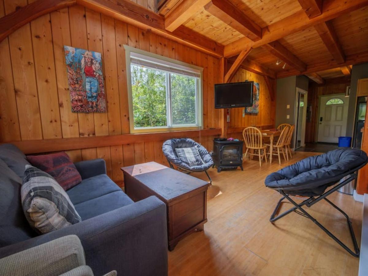 Bear Coast, Cabin With Hot Tub, Patio, And Waterview Villa Ucluelet Exterior photo